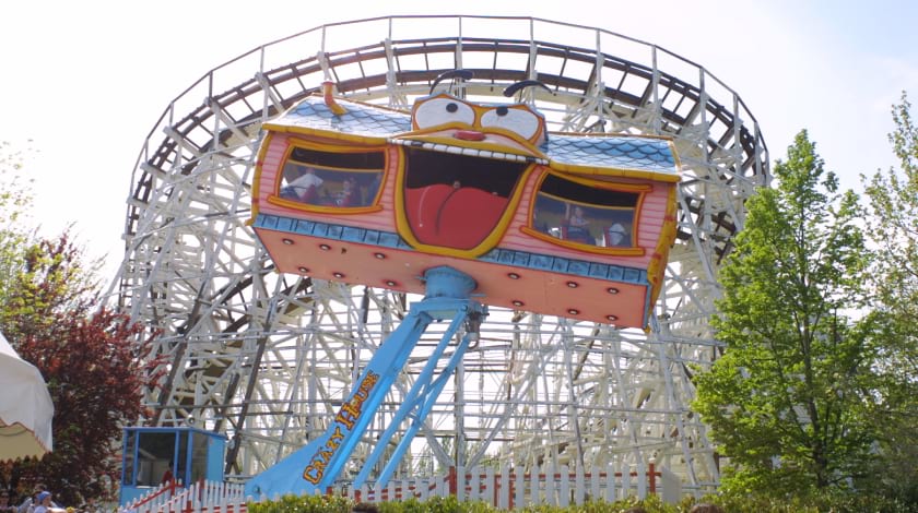 Crazy House Family Rides