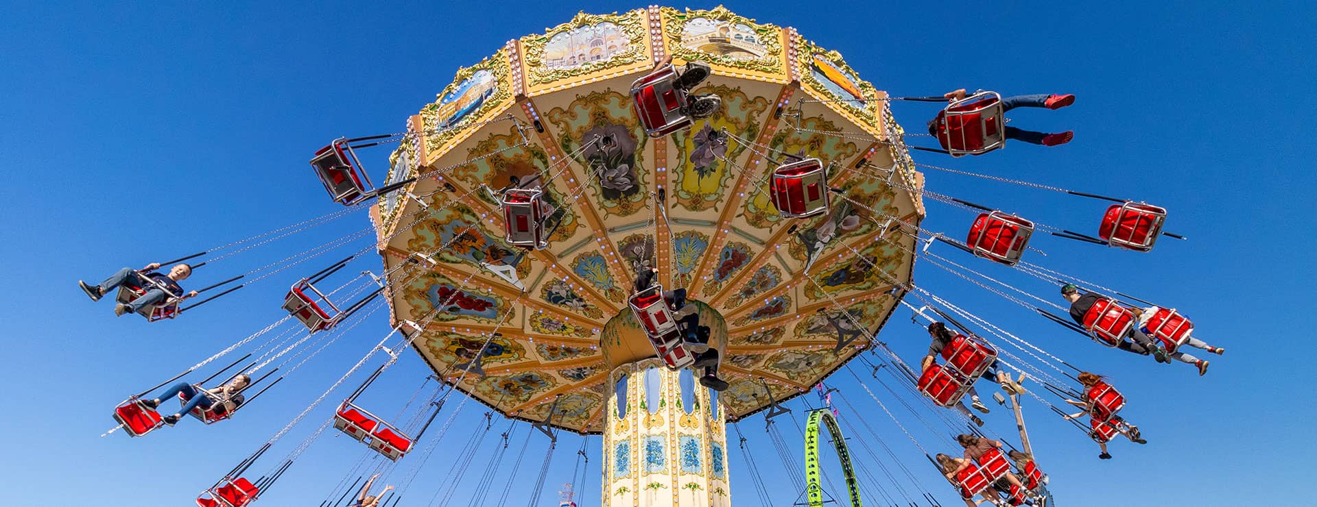 Flying Swinger Family Rides